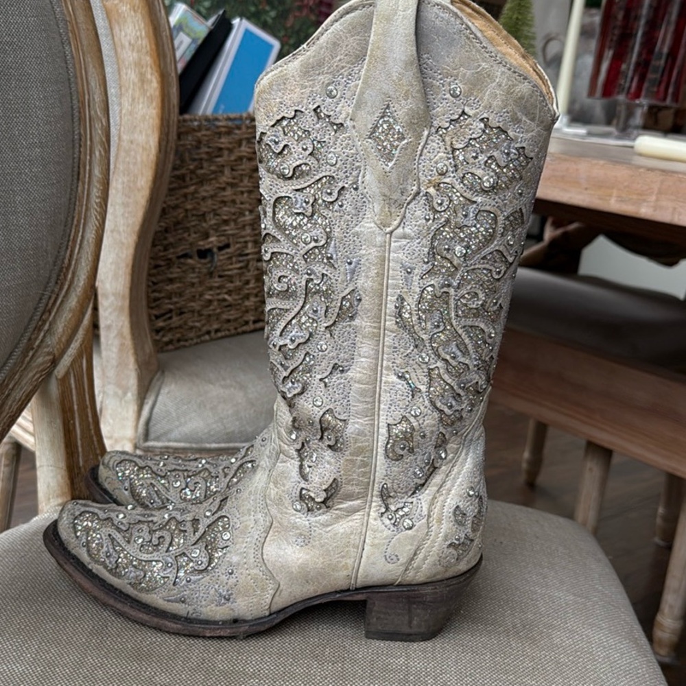Corral Women's Glitter Inlay and Crystals Wedding Boots - Snip Toe size 6.5